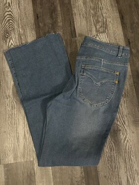 Source Unknown Straight Leg Jeans in Mid Blue